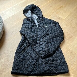 Girls hooded North Face Thermoball jacket